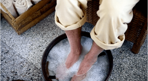 La prise de contrôle du bain à pied